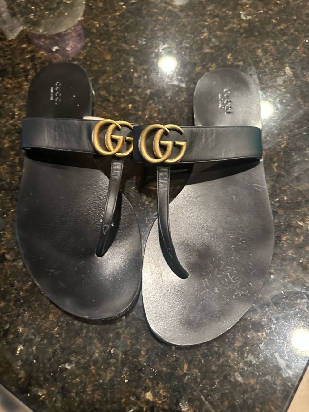 Gucci Black Leather Thong Sandals with Gold Double G